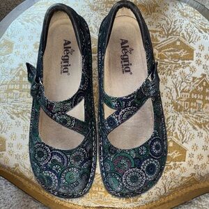 Alegria Dayna Women's Black and Green Mary Jane Shoes Size 41. US 10.5